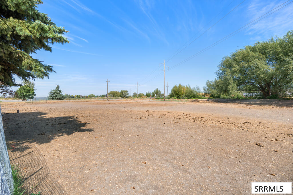 648 97th S Property Photo 23