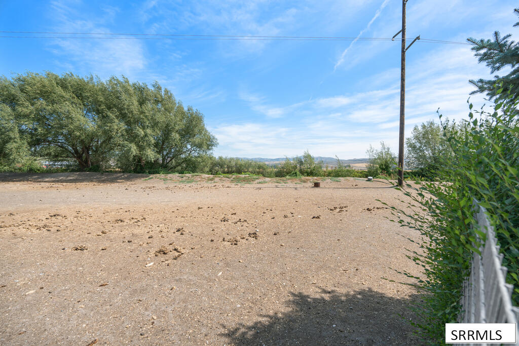 648 97th S Property Photo 24