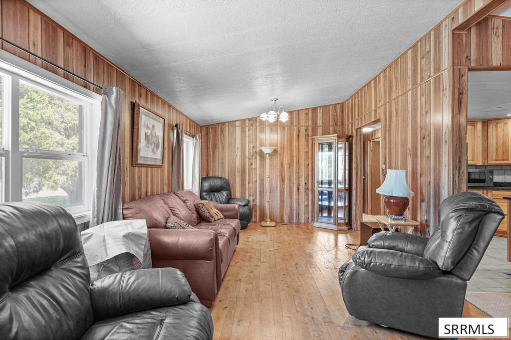 648 97th S Property Photo 30