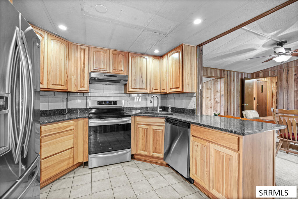 648 97th S Property Photo 41