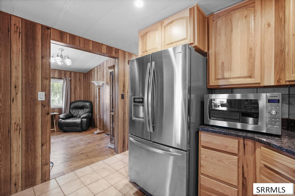 648 97th S Property Photo 42