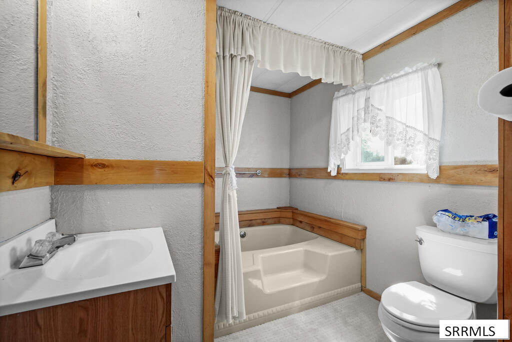 648 97th S Property Photo 47