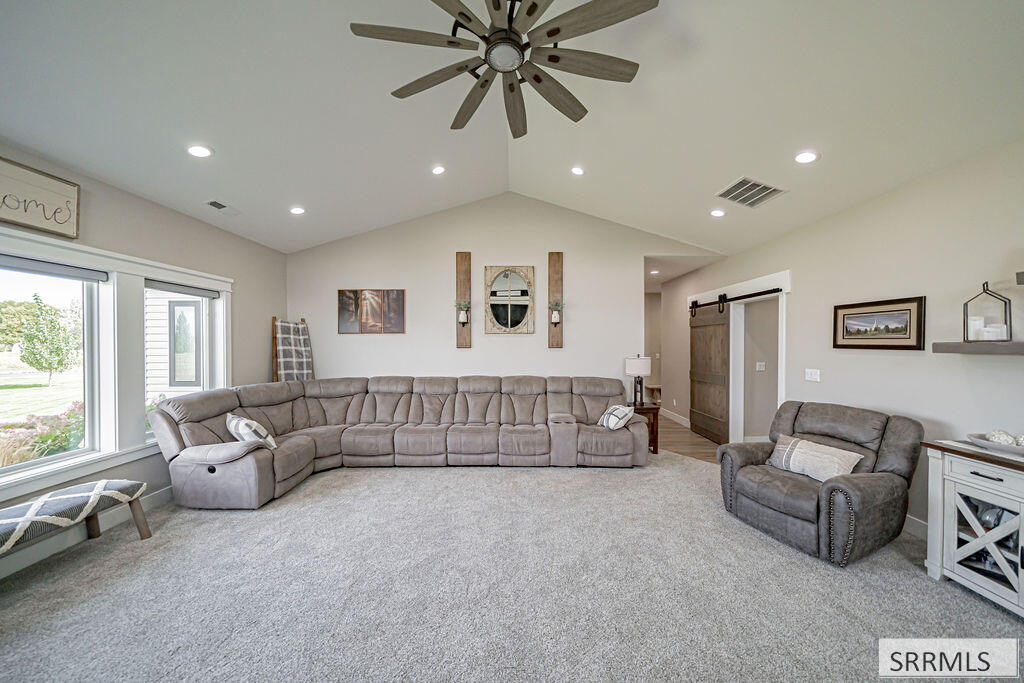 152 W 195 N Property Photo 45