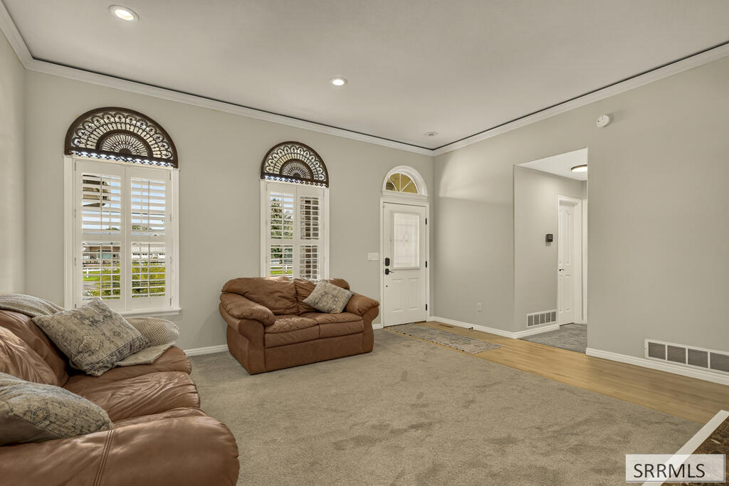 6248 S Foxrun Drive Property Photo 9