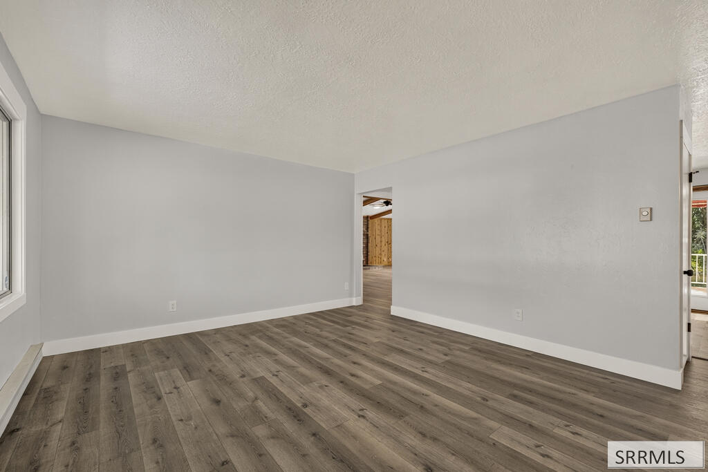 2334 E 1st Street Property Photo 5