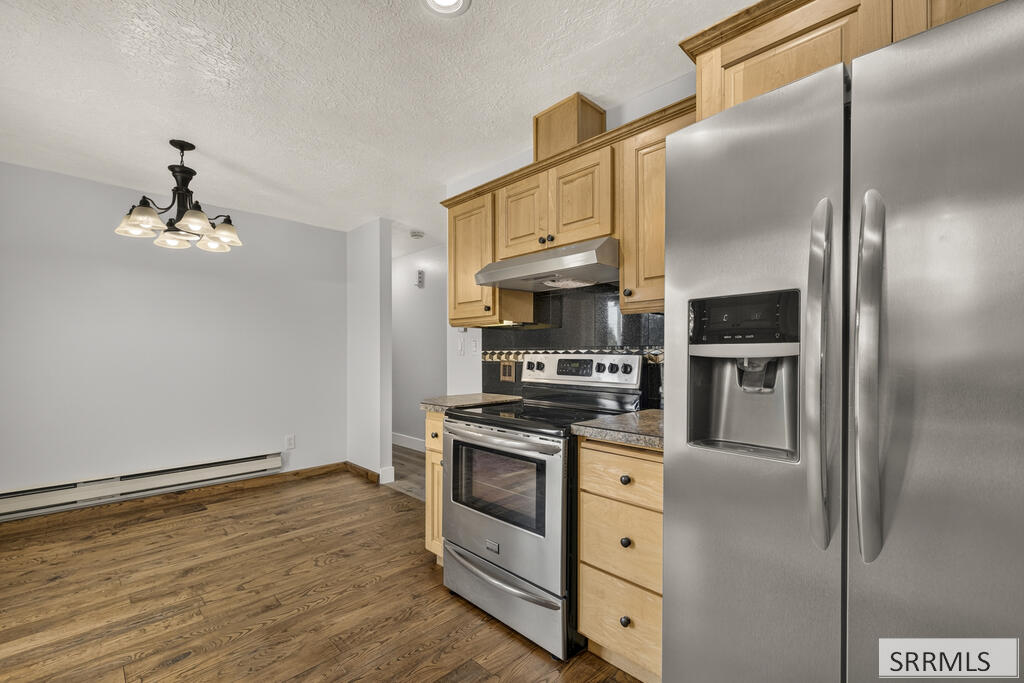 2334 E 1st Street Property Photo 10