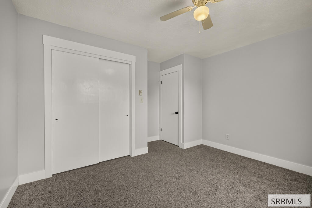 2334 E 1st Street Property Photo 17