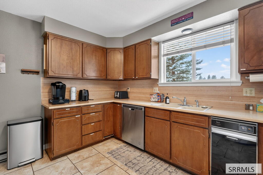 4222 Grand View Road Property Photo 8