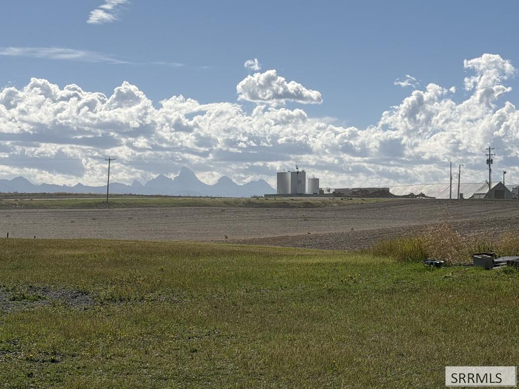 4484 E 1000 N Property Photo 84