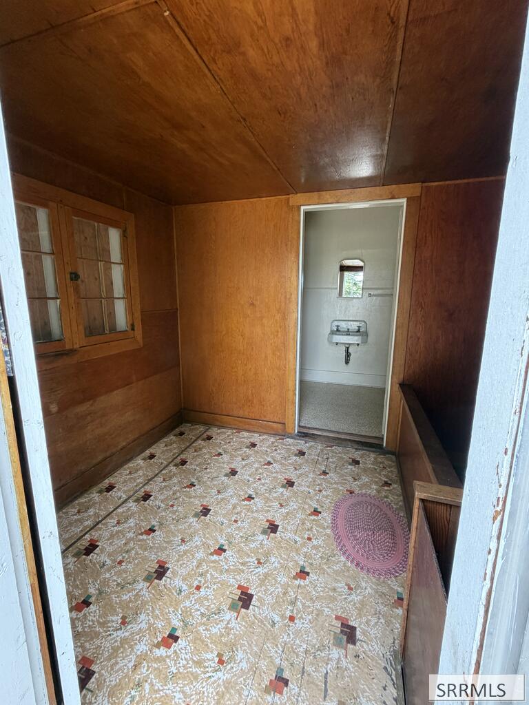4484 E 1000 N Property Photo 100