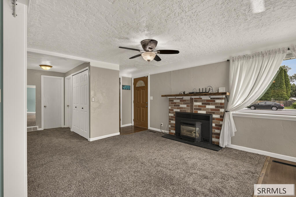 233 N Fisher Avenue Property Photo 6