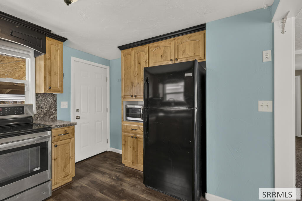 233 N Fisher Avenue Property Photo 10