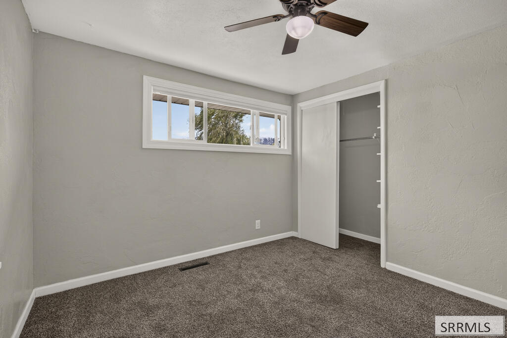 233 N Fisher Avenue Property Photo 18