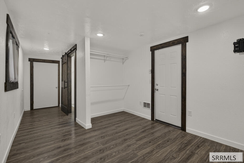 233 N Fisher Avenue Property Photo 23