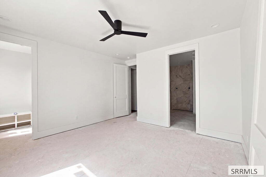 287 S Agate # E2 Property Photo 15