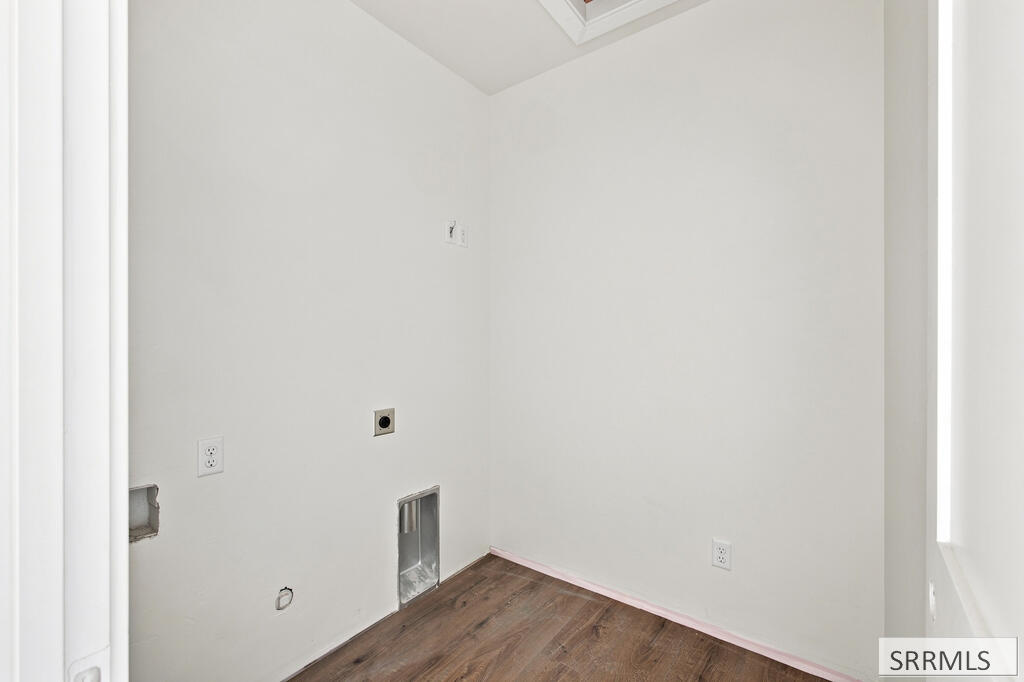 287 S Agate # E2 Property Photo 19