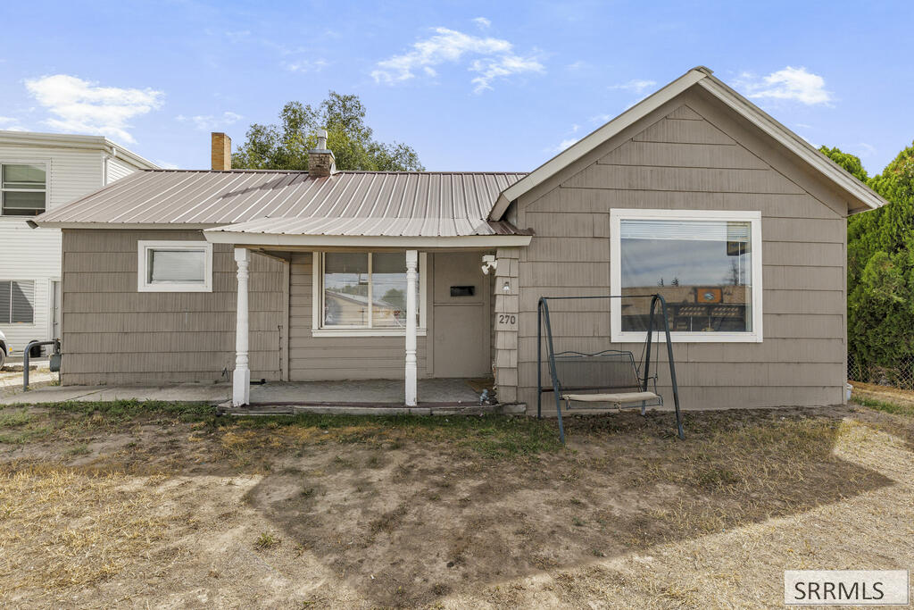 270 1st Street Property Photo 1