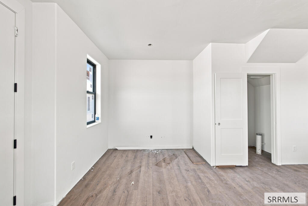 287 S Agate # F1 Property Photo 4