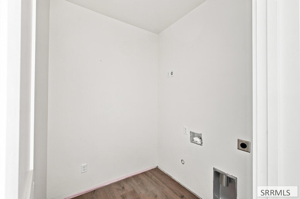 287 S Agate # F1 Property Photo 20