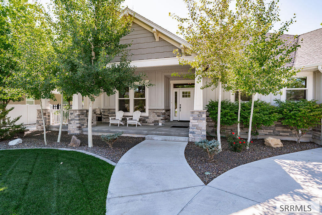 345 Fire Thorn Property Photo 6