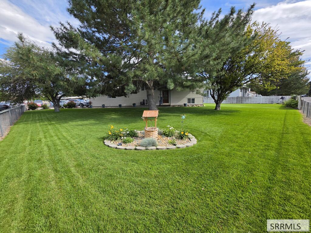 527 Boyd Property Photo 3