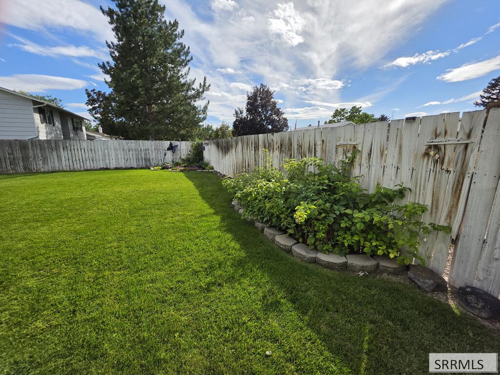 527 Boyd Property Photo 7
