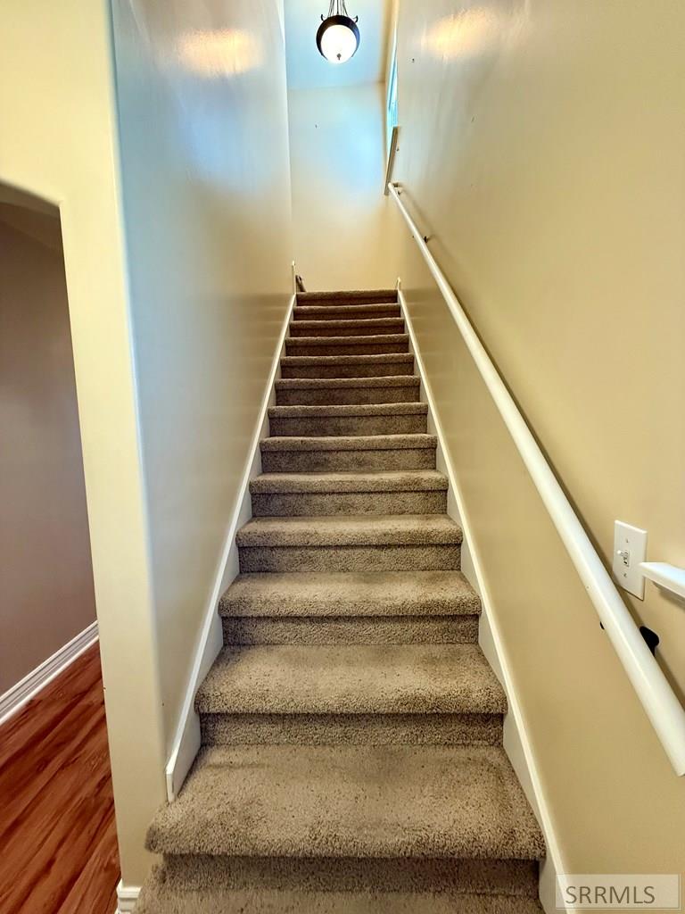 3702 E Pearce Drive Property Photo 4