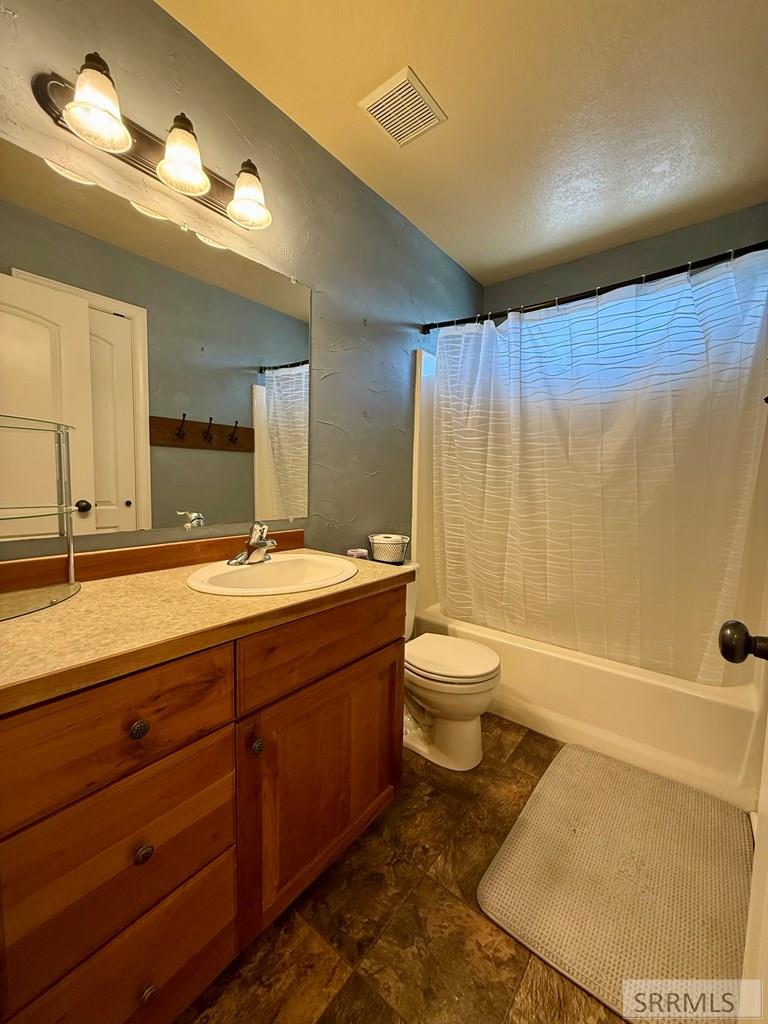 3702 E Pearce Drive Property Photo 9