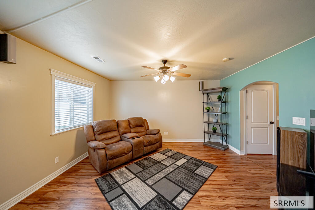 3702 E Pearce Drive Property Photo 9