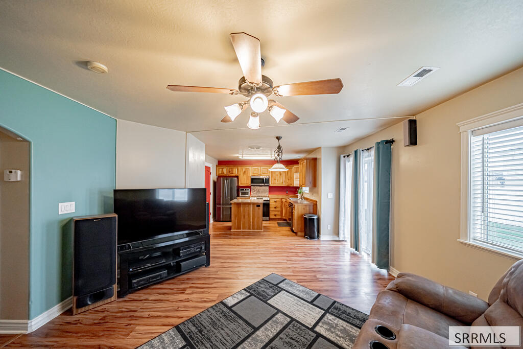 3702 E Pearce Drive Property Photo 10