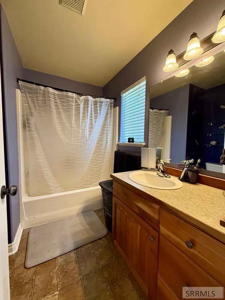 3702 E Pearce Drive Property Photo 11