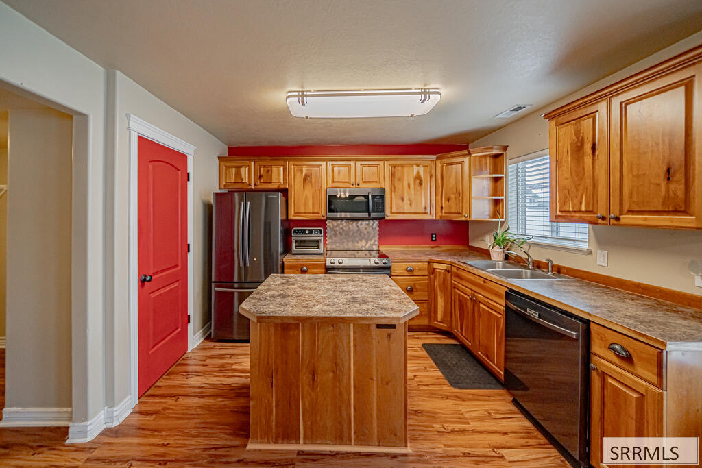 3702 E Pearce Drive Property Photo 13