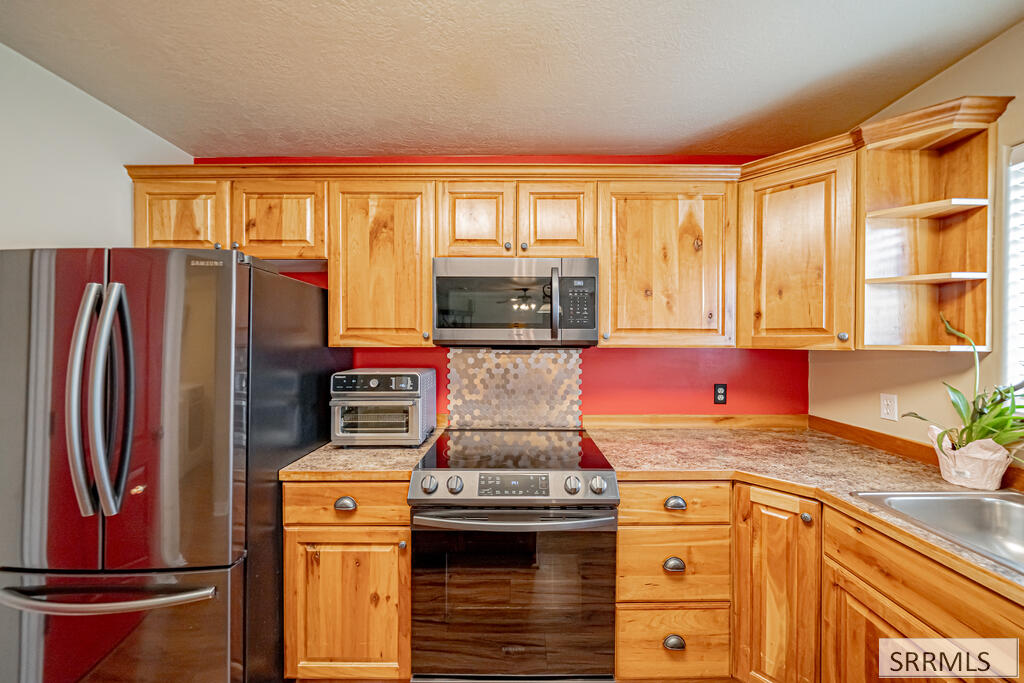 3702 E Pearce Drive Property Photo 15