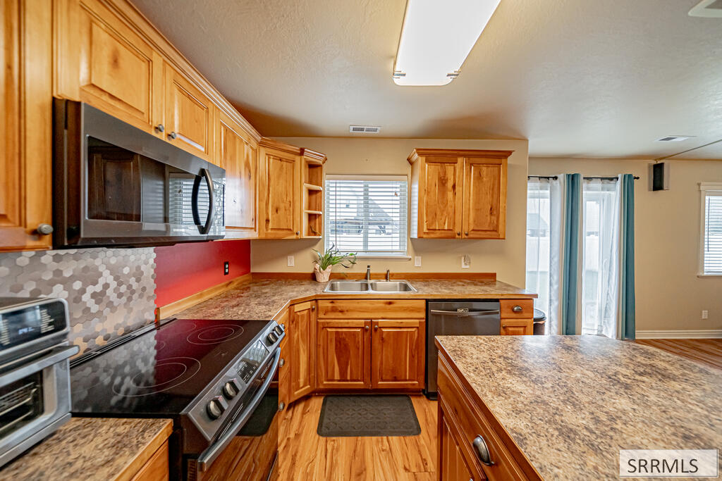 3702 E Pearce Drive Property Photo 17