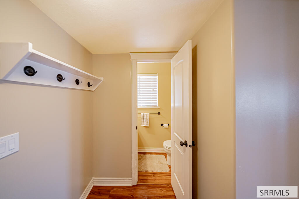 3702 E Pearce Drive Property Photo 18