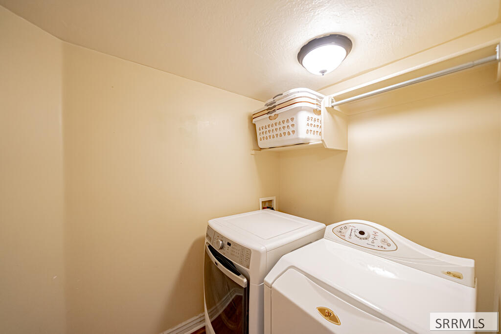 3702 E Pearce Drive Property Photo 20