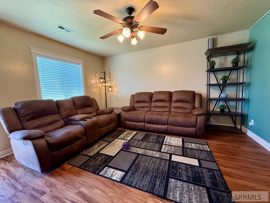 3702 E Pearce Drive Property Photo 28