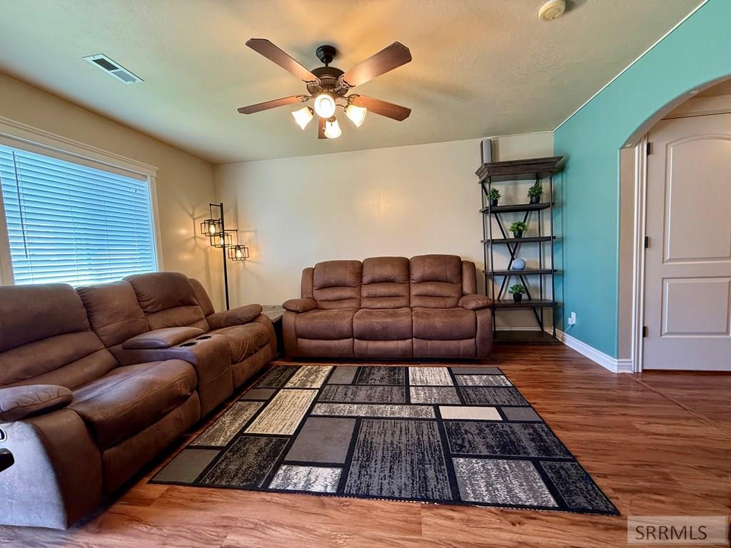 3702 E Pearce Drive Property Photo 31