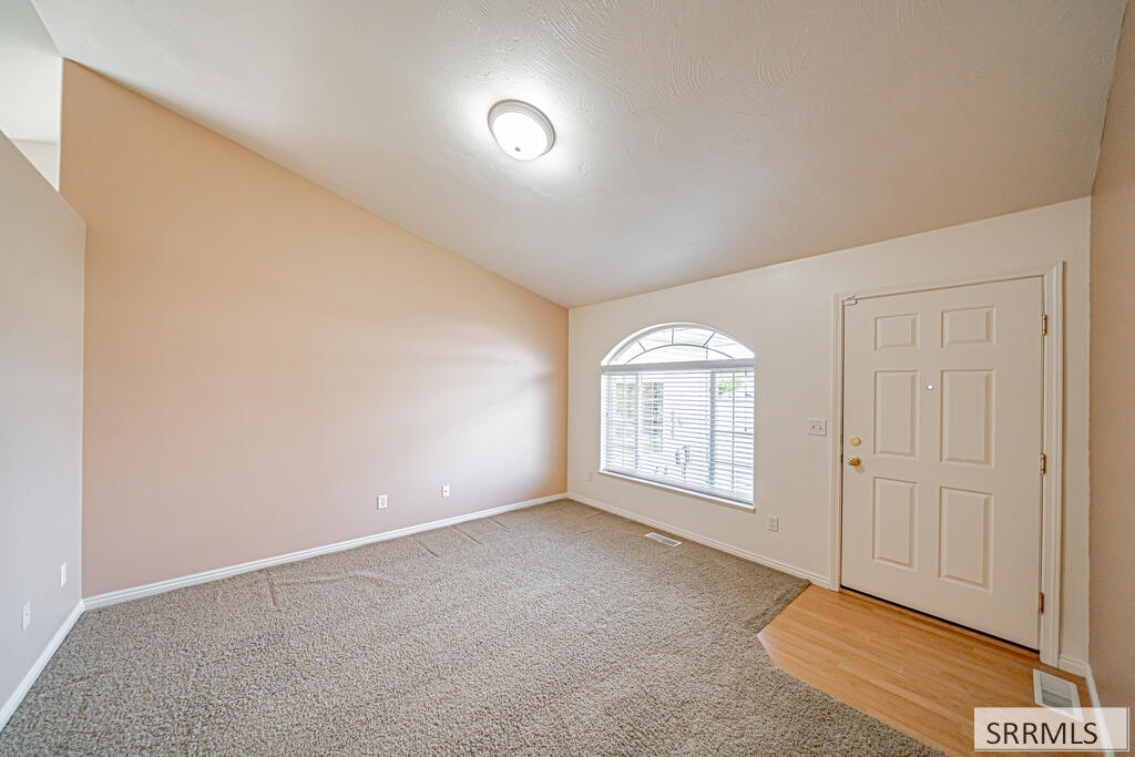 1268 Ashland Drive Property Photo 3
