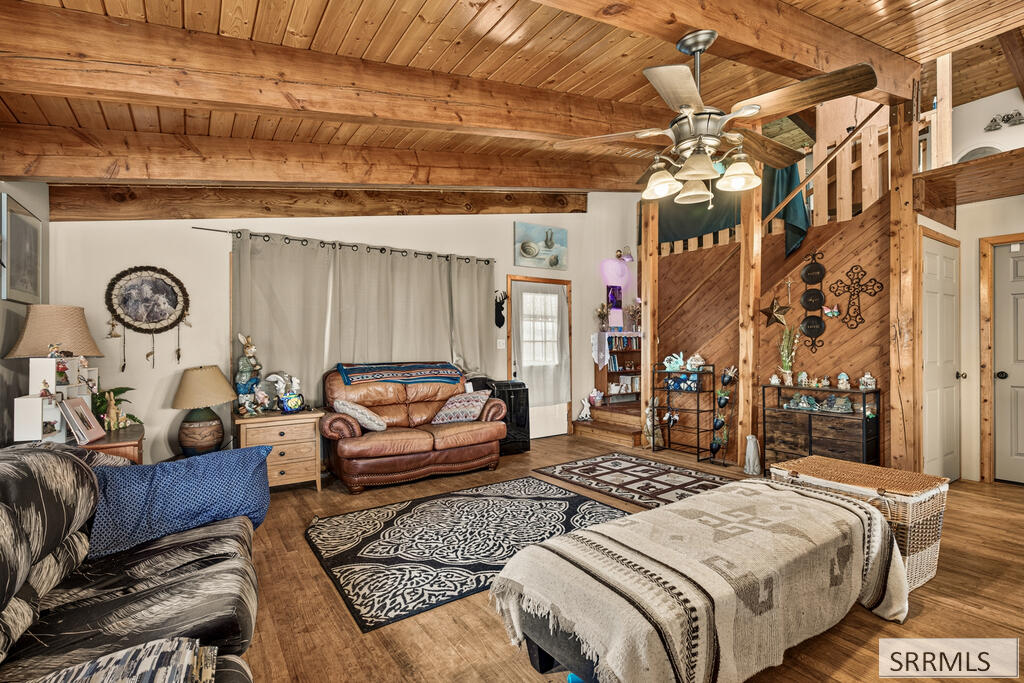 1493 E Jensen Road Property Photo 4