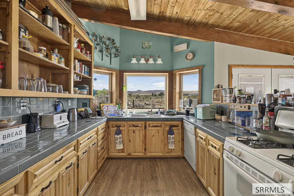 1493 E Jensen Road Property Photo 7