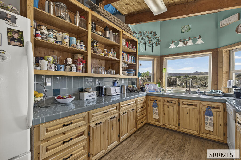 1493 E Jensen Road Property Photo 8