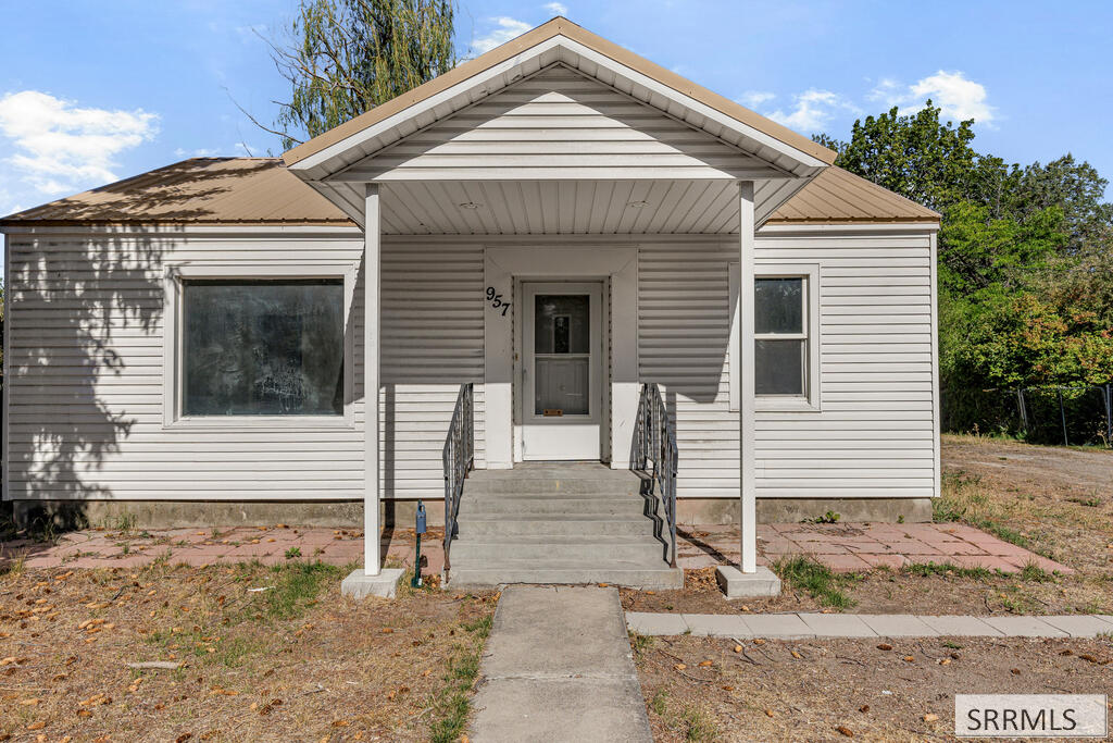 957 S Shilling Avenue Property Photo 3