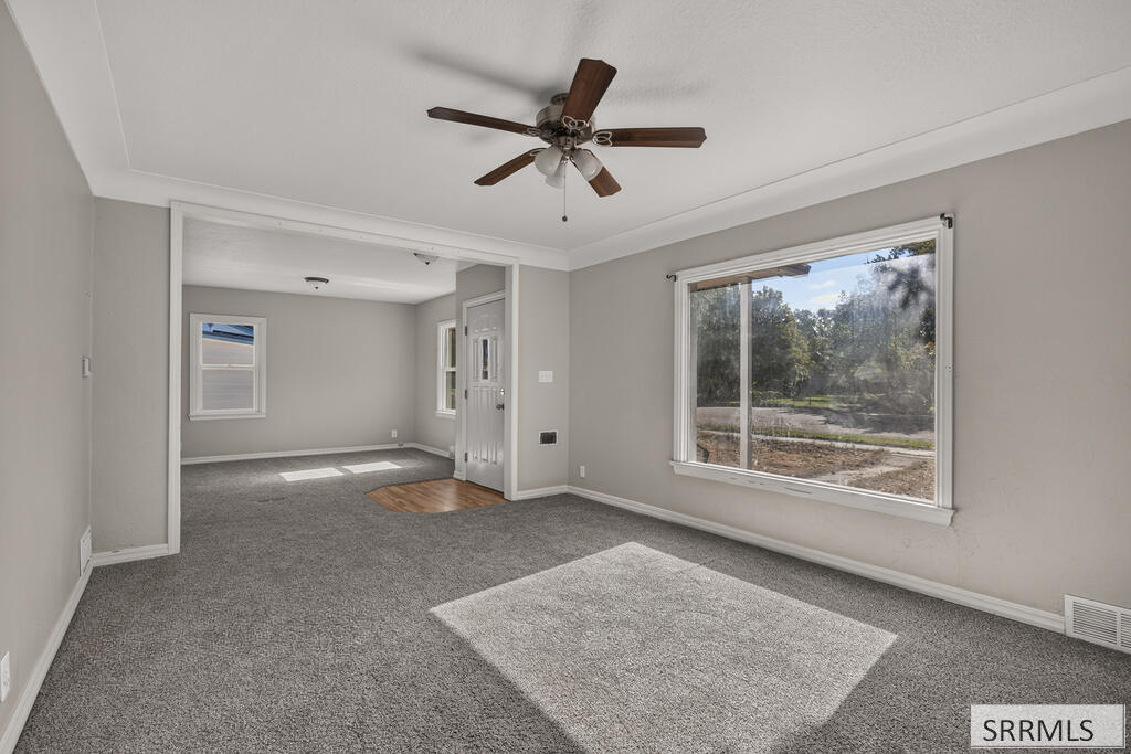 957 S Shilling Avenue Property Photo 9