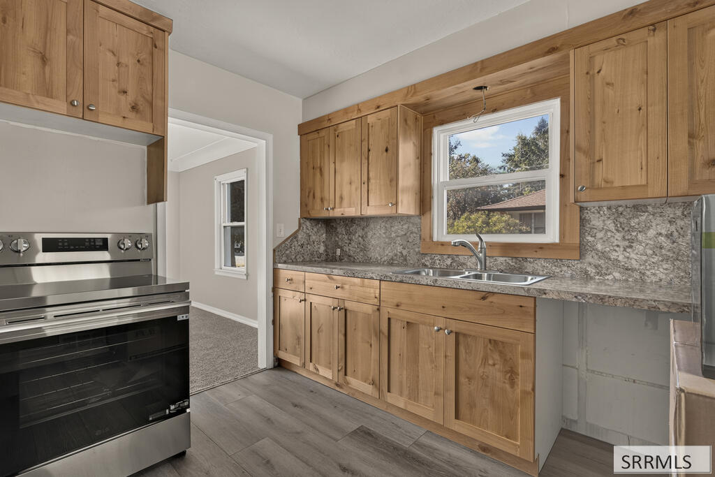 957 S Shilling Avenue Property Photo 14