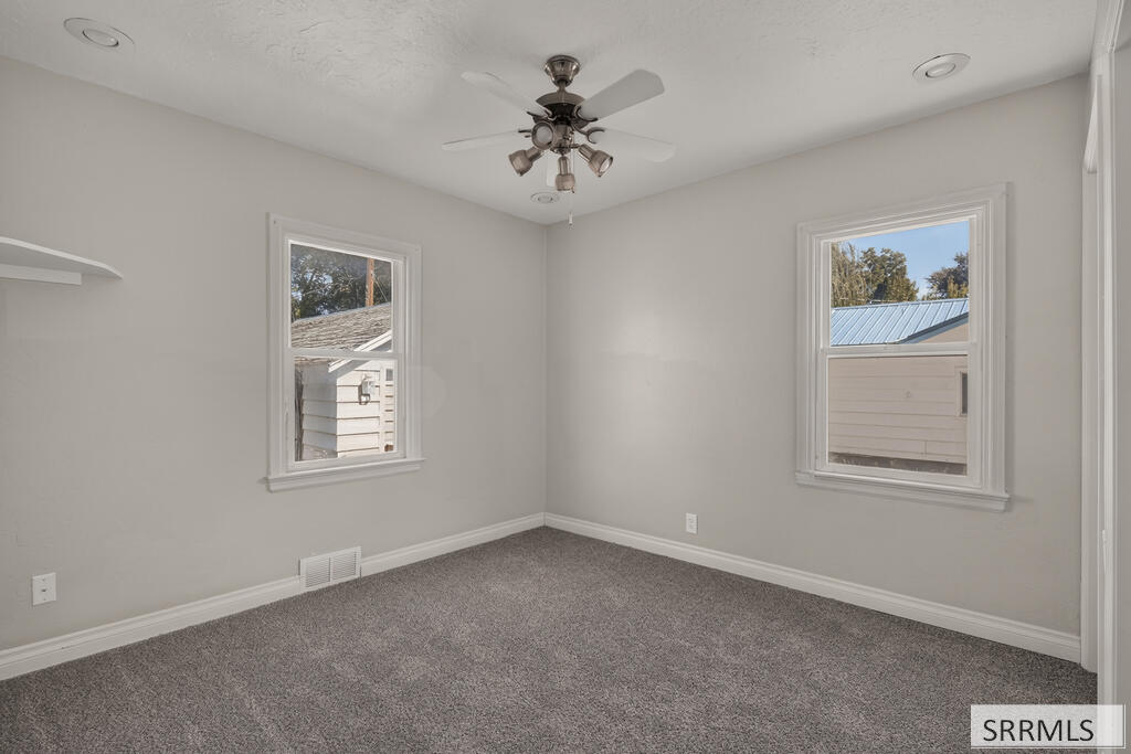 957 S Shilling Avenue Property Photo 17