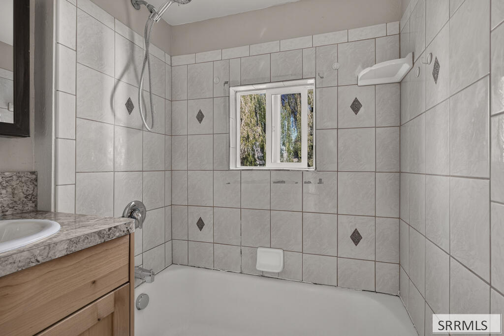 957 S Shilling Avenue Property Photo 20