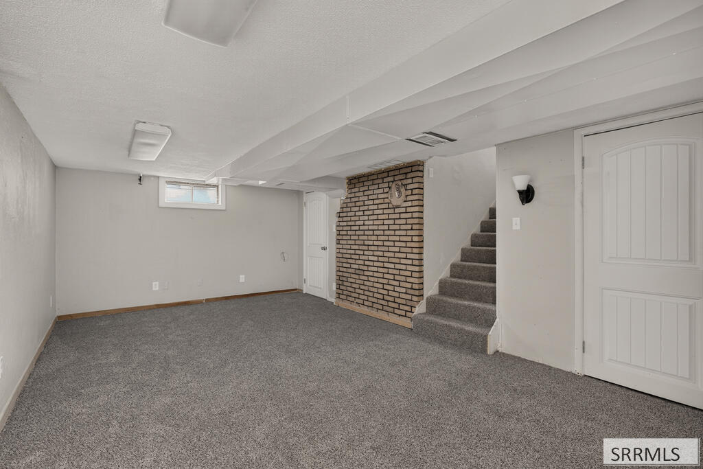 957 S Shilling Avenue Property Photo 21