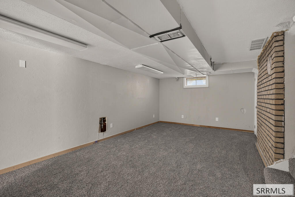 957 S Shilling Avenue Property Photo 23