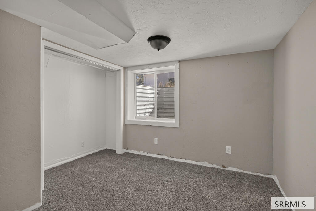 957 S Shilling Avenue Property Photo 27